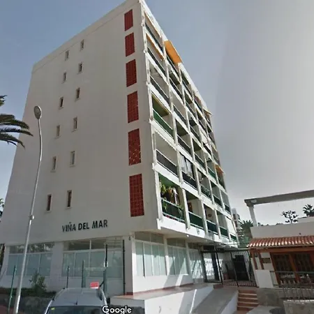 Enjoy The Sea And Pool In Playa De Americas